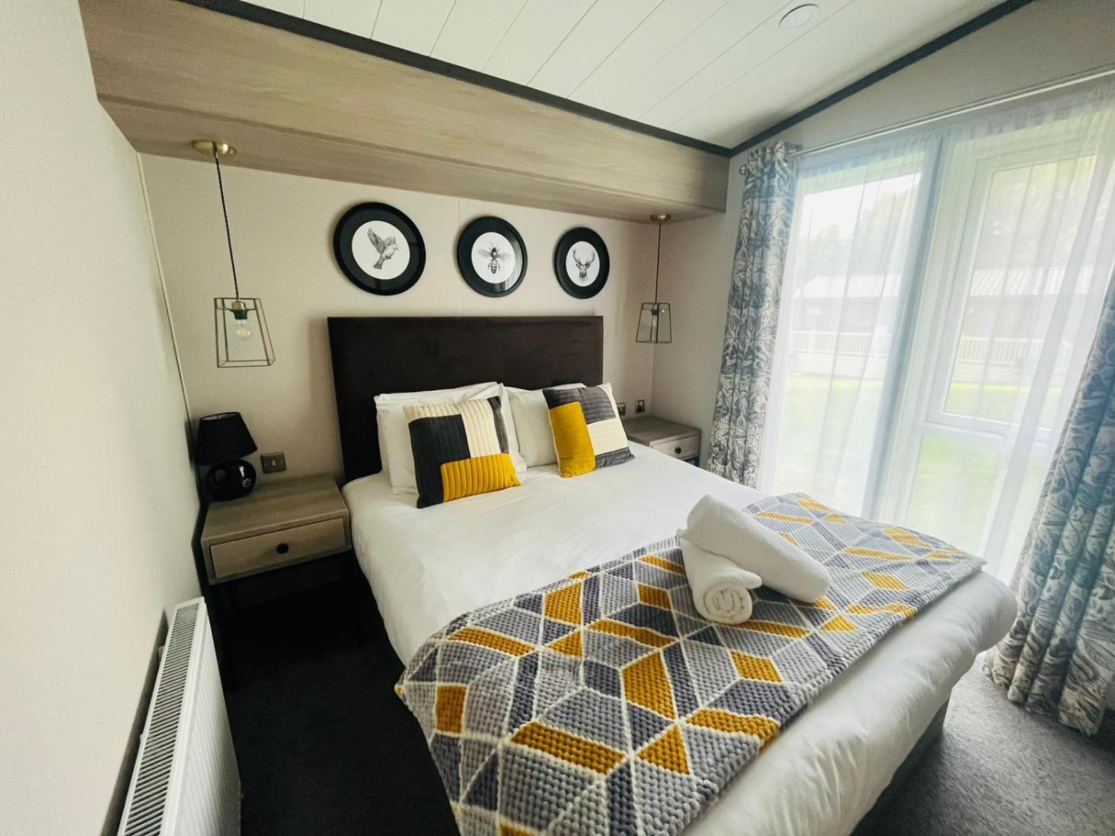 Teejay'S Lodge With Hot Tub 约克 外观 照片